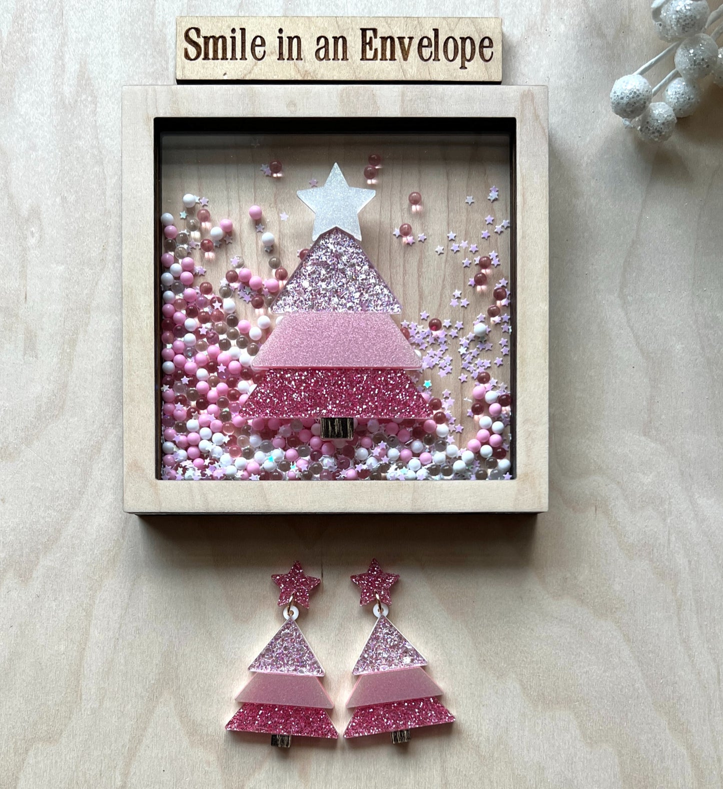 Christmas Tree shaker sign - Pink image 1