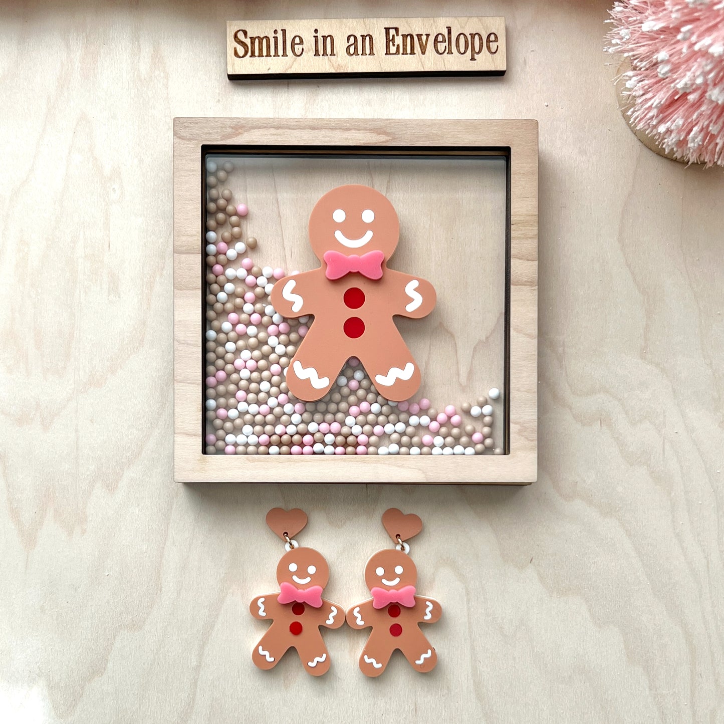 Gingerbread Man shaker sign : Pink Bow image 1