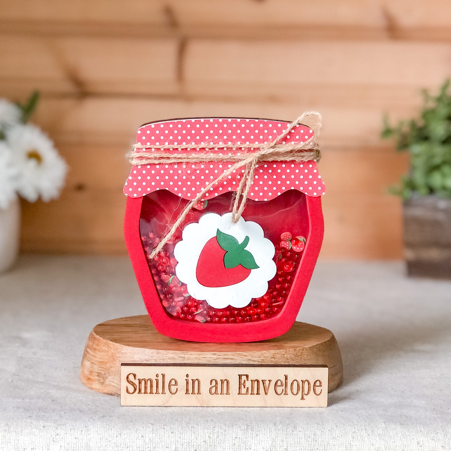 Strawberry Jam Shaker Red image 0
