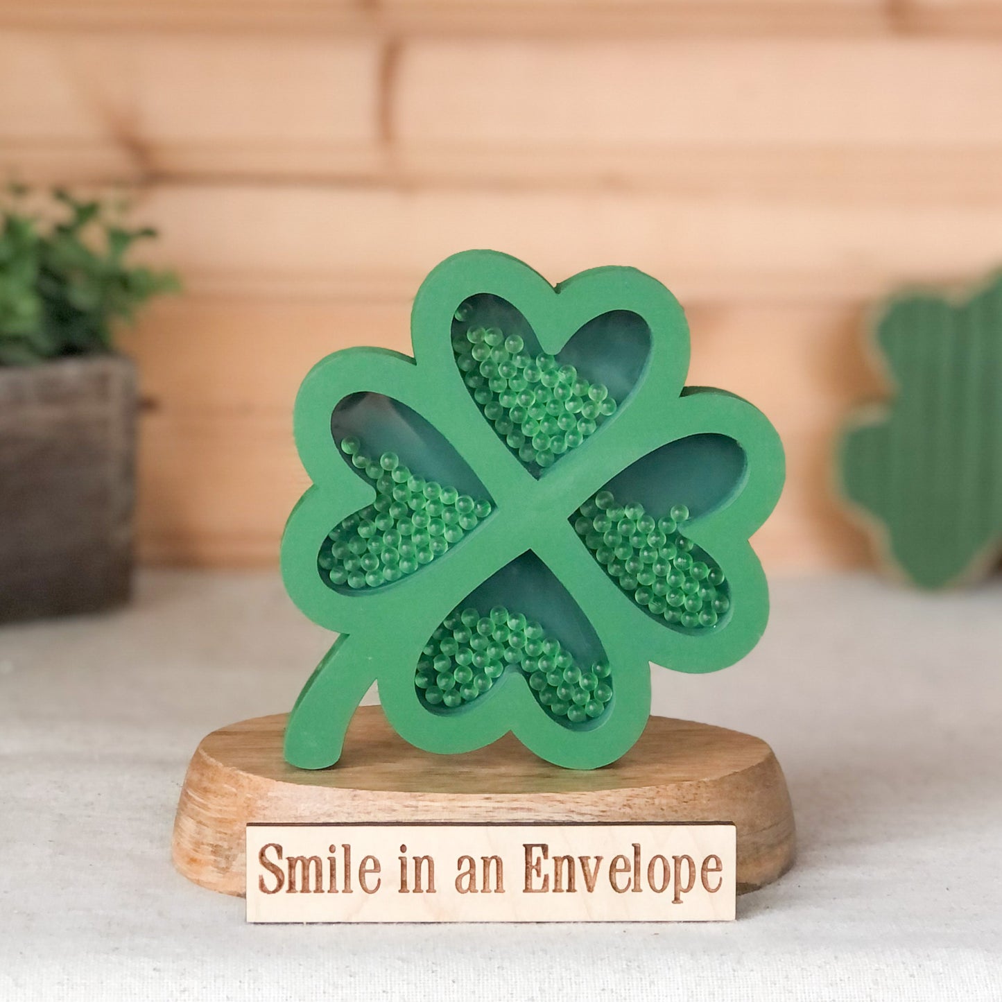Dark Green Clover shaker St. Patrick