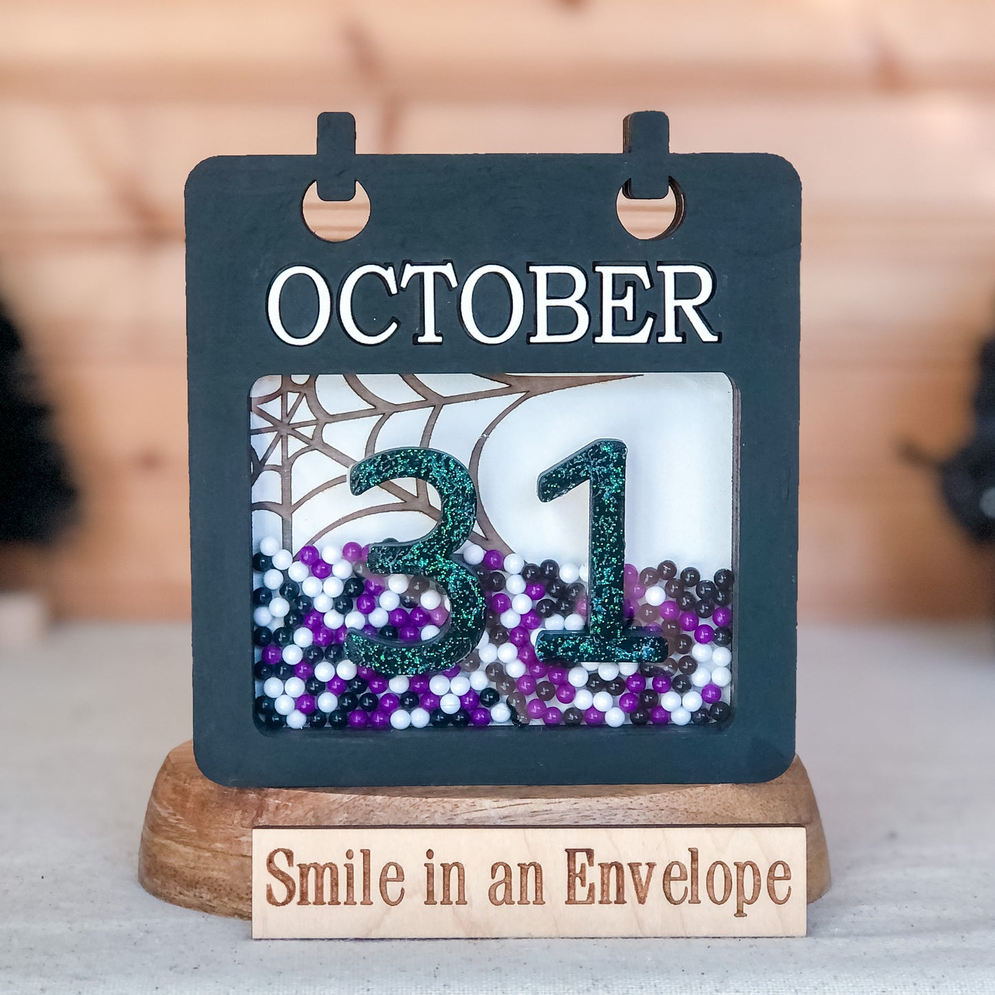 October 31 Calendar shaker