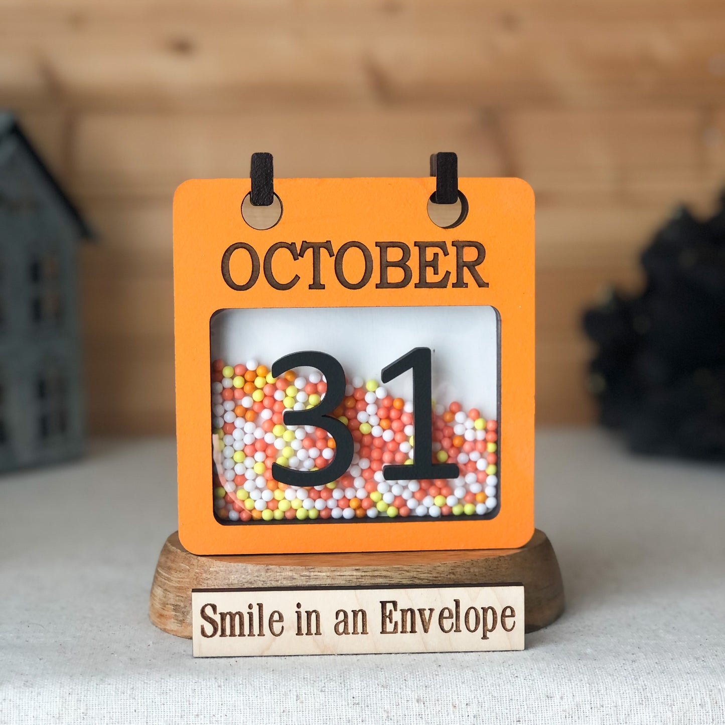 October 31 Calendar shaker