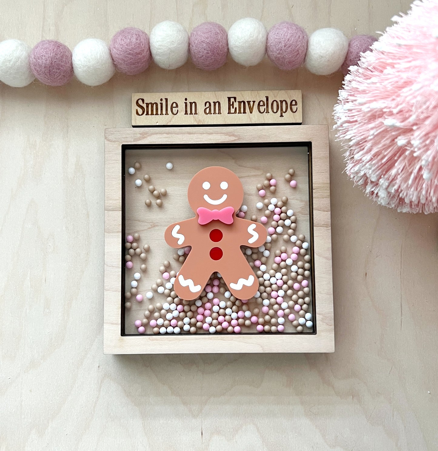 Gingerbread Man shaker sign : Pink Bow image 0