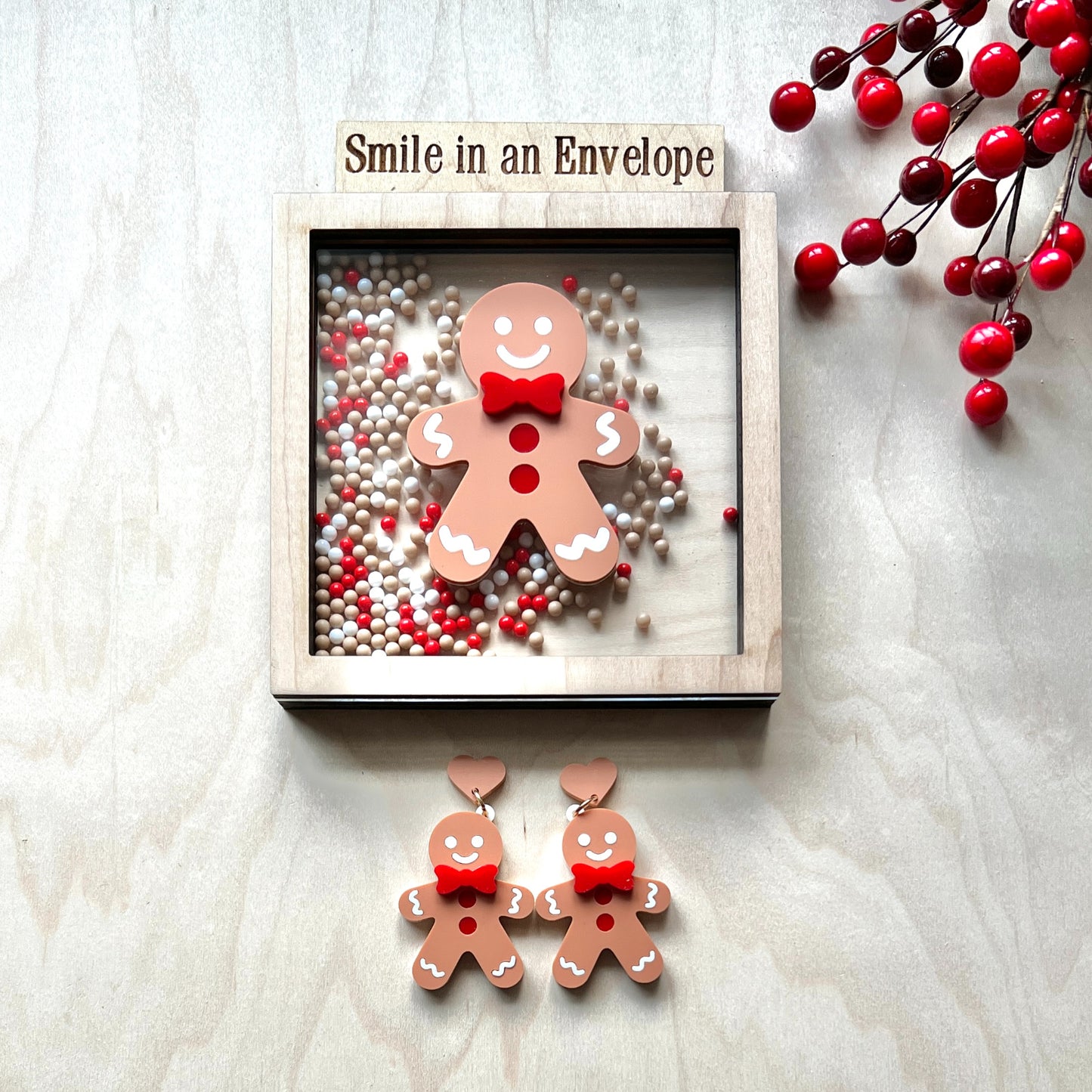 Gingerbread Man shaker sign : Red Bow image 1