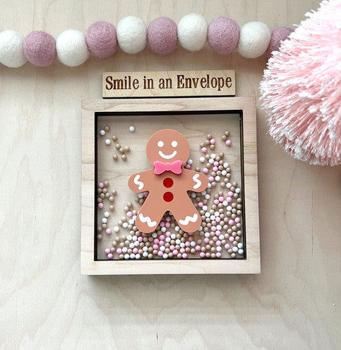 Gingerbread Man shaker sign : Pink Bow | Smile in an Envelope