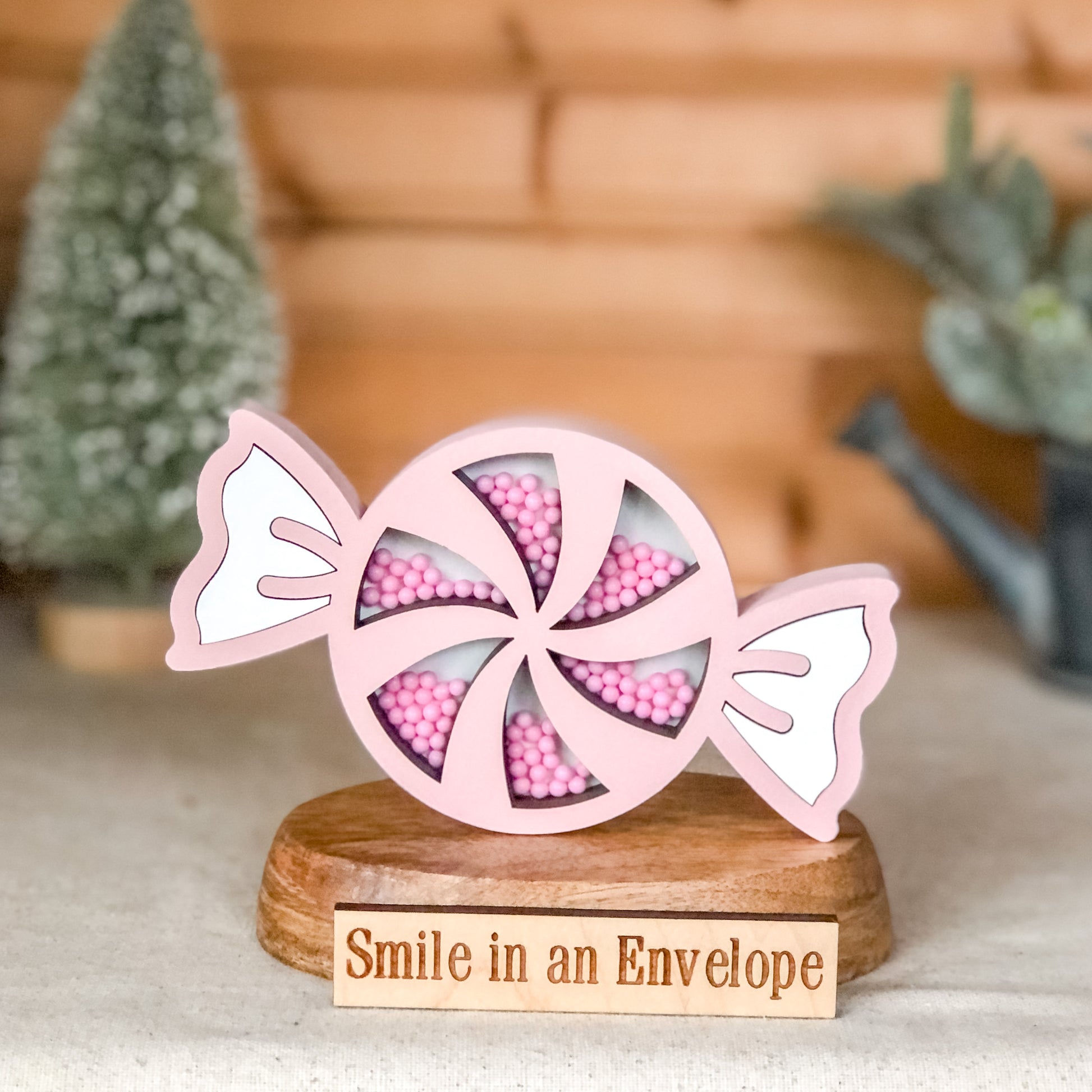 Peppermint -Pink shaker image 0