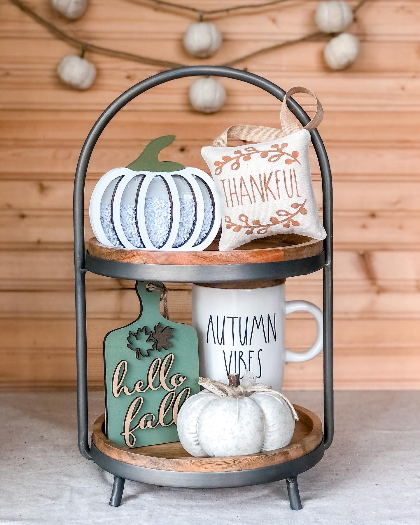 Sale item: White Pumpkin shaker image 2