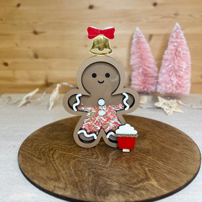 Gingerbread man shaker with 2 toys