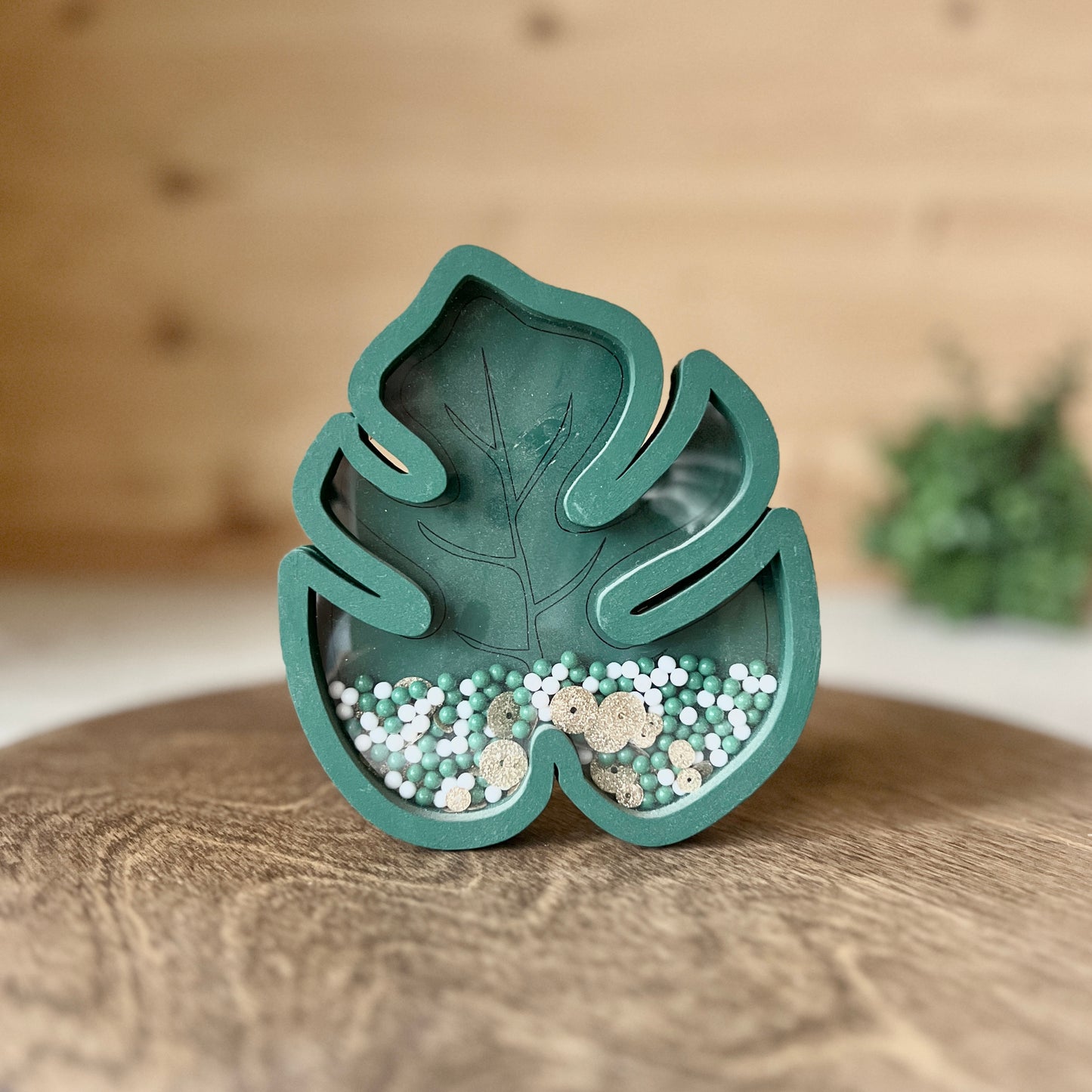 Monstera Leaf Shaker
