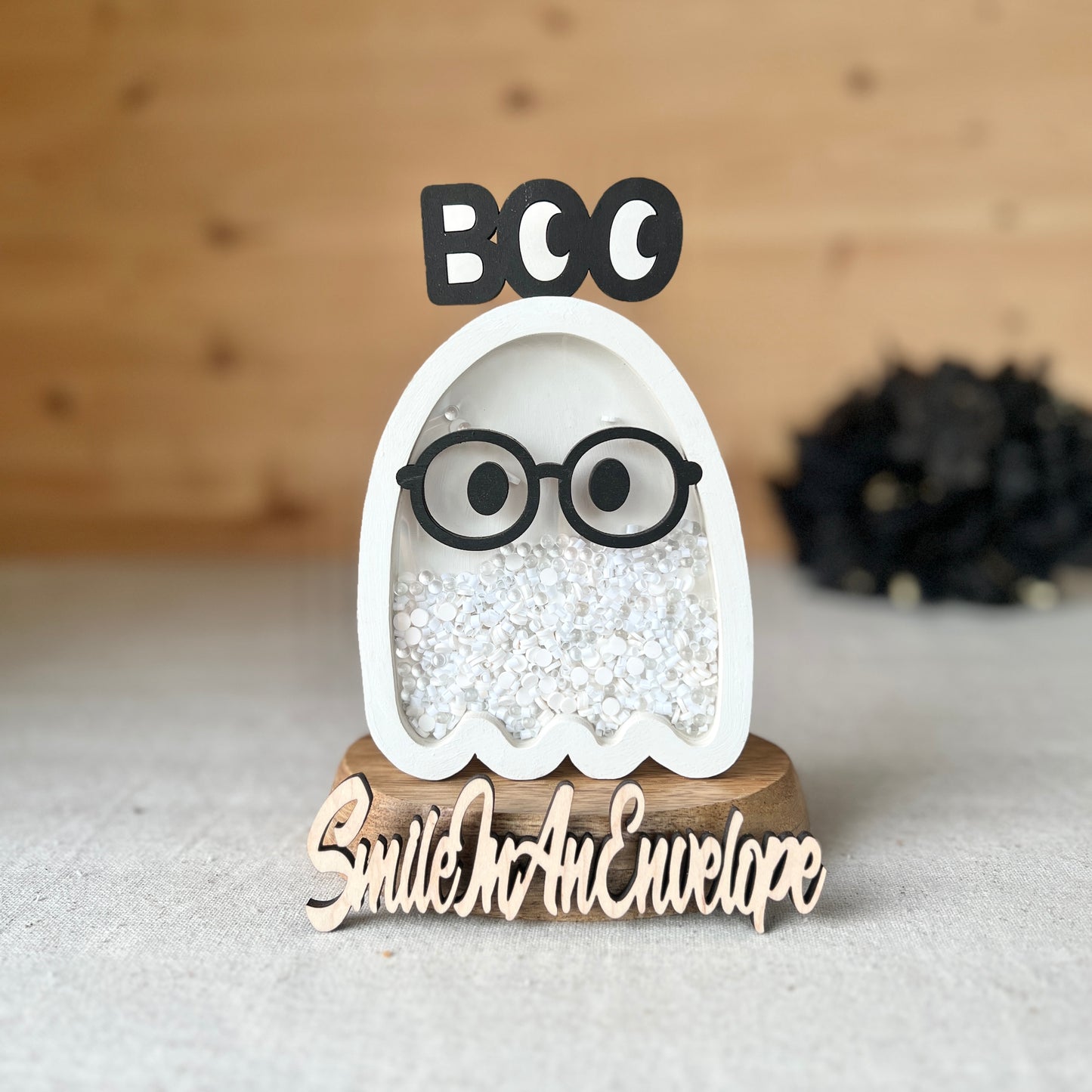 Ghost with glasses shaker with removeable BOO sign