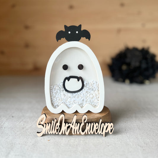 Ghost shaker with removeable Bat