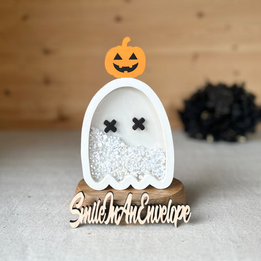 Ghost shaker with removeable Pumpkin