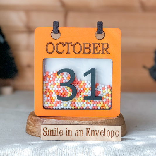 October 31 Calendar shaker