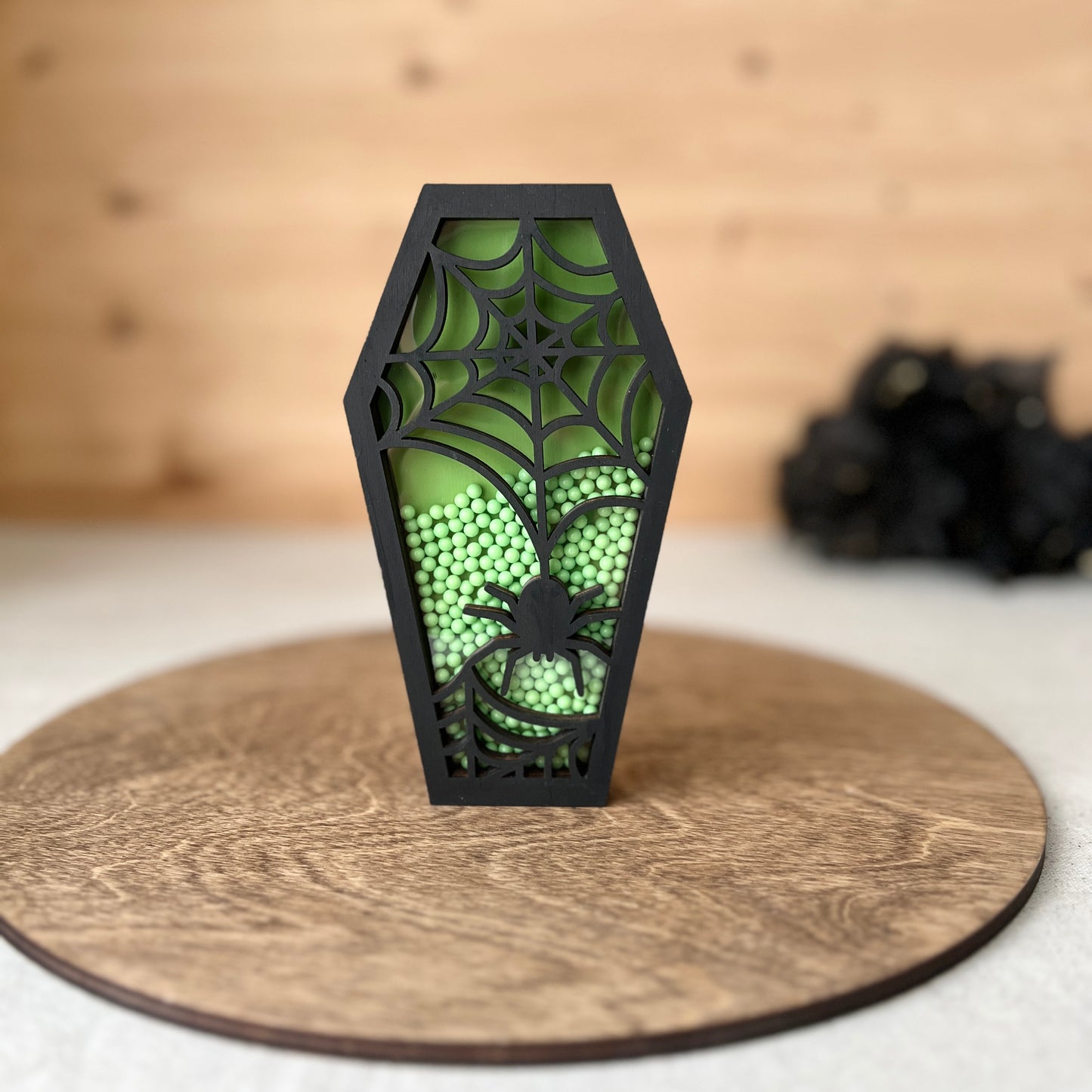Coffin shaker - Green Spider (Beads)