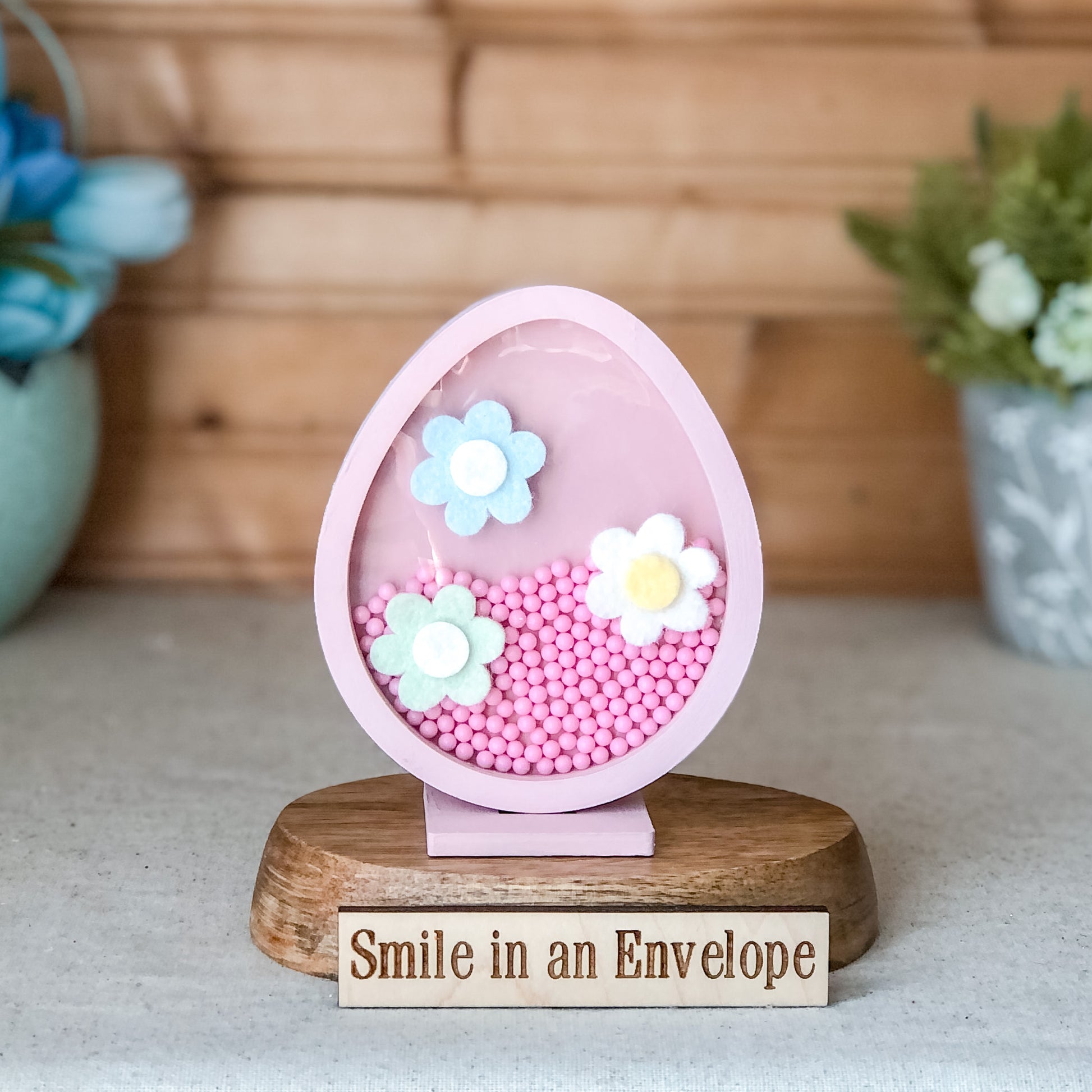 Pink Daisy Easter Egg shaker+1 base image 0